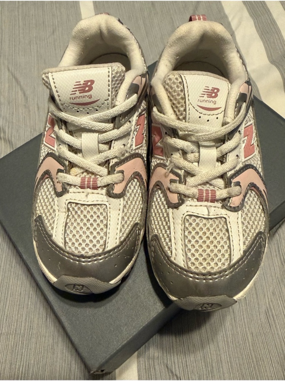 New Balance 530 Bungee Kids Pink & White Mesh Athletic Sneakers - Picture 3 of 6
